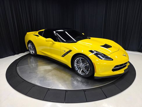 Used 2016 Chevrolet Corvette Stingray Coupe w/ 3LT Preferred Equipment Group RWD image 15