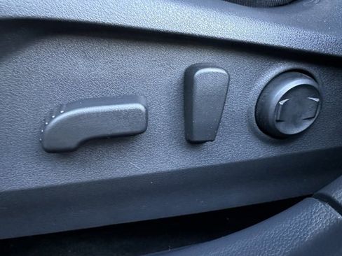 Used 2023 Subaru Outback Premium image 19