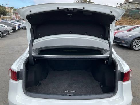 Used 2016 Lexus IS 200t w/ F Sport Package RWD image 9