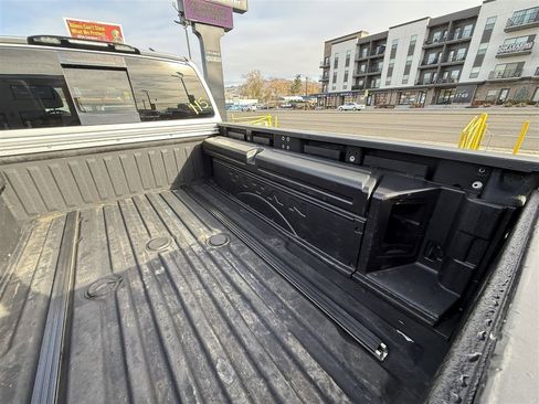 Used 2019 Nissan Titan PRO-4X w/ Pro-4x Convenience Package image 19