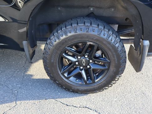 Used 2019 Chevrolet Silverado 1500 LT Trail Boss AWD/4WD image 38