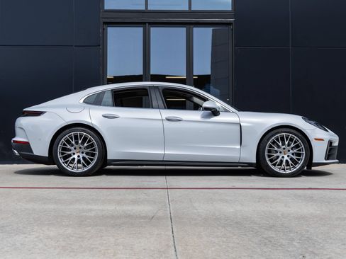 Certified 2026 Porsche Panamera RWD image 12