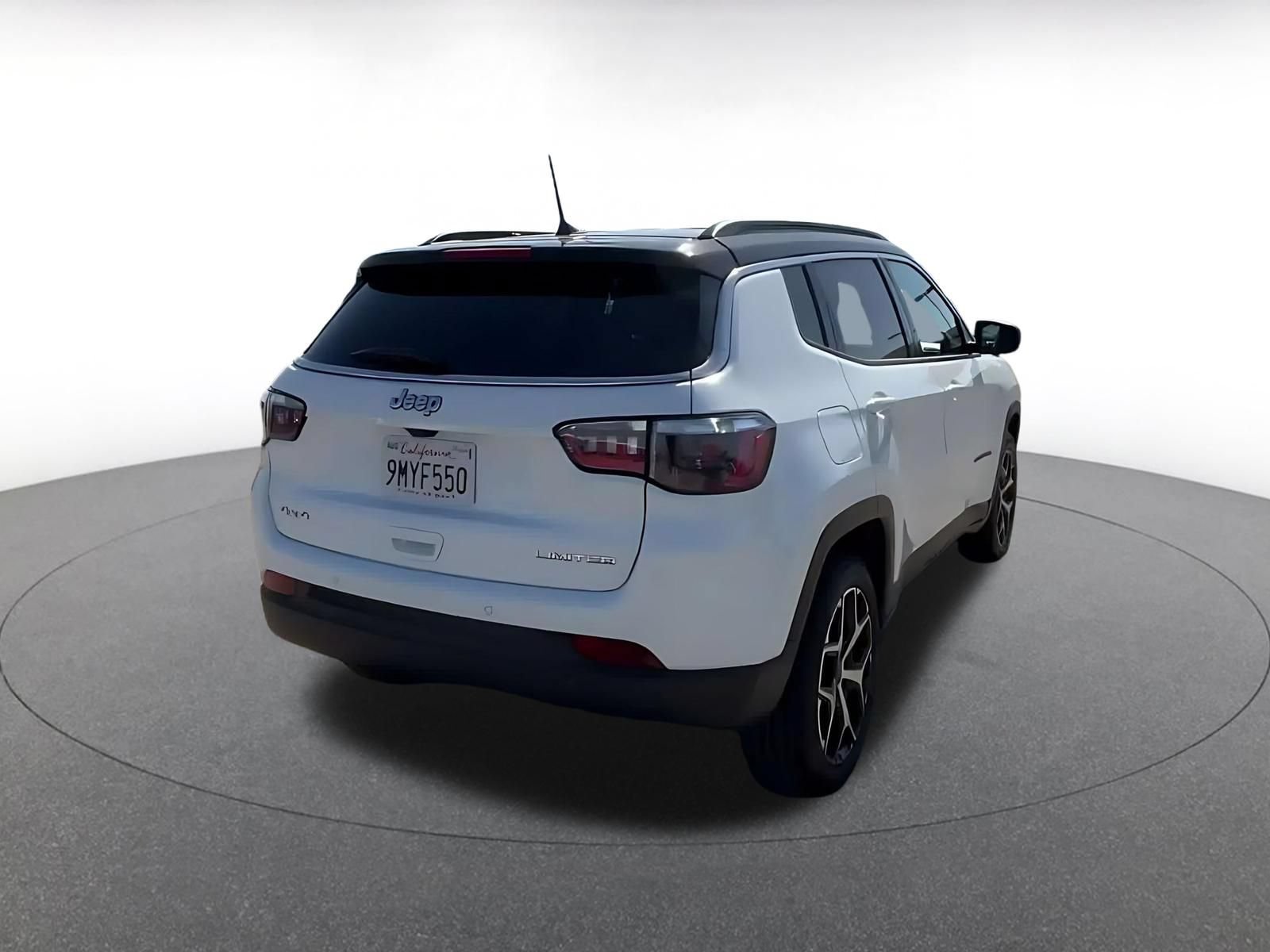 Used 2025 Jeep Compass Limited AWD/4WD image 13