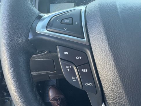 Used 2024 Ford Edge SEL w/ Convenience Package image 9