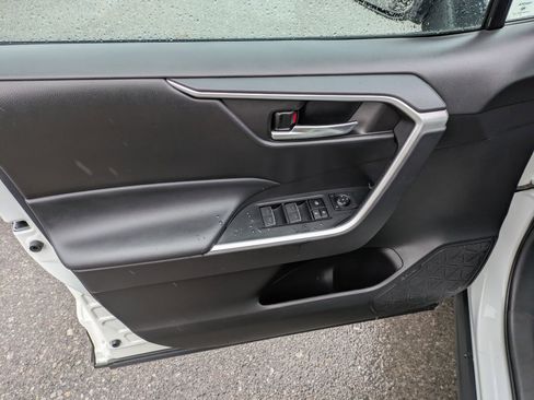 Used 2023 Toyota RAV4 XLE image 6