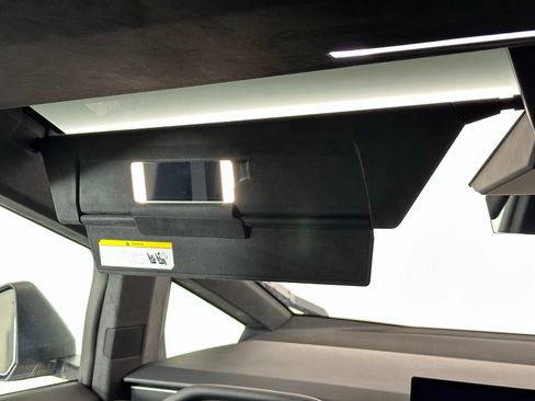 Used 2025 Tesla Cybertruck AWD Crew Cab image 22