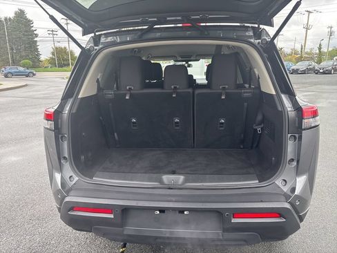 Used 2022 Nissan Pathfinder SV AWD/4WD image 23