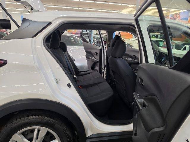 Used 2023 Nissan Kicks S FWD image 11