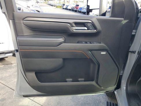 Used 2025 GMC Sierra 2500 AT4 image 20