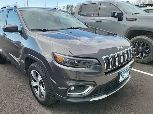 Used 2019 Jeep Cherokee Limited image 2