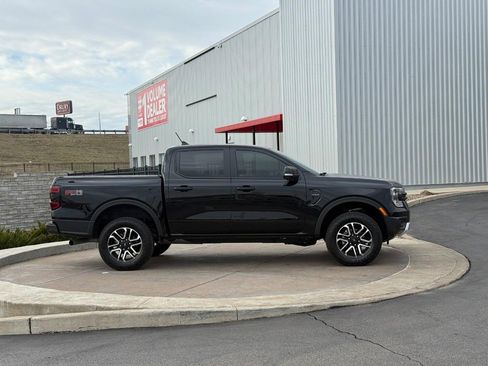 Used 2025 Ford Ranger Lariat w/ FX4 Off-Road Package image 2