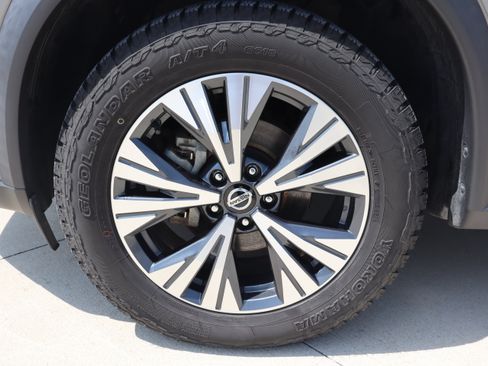 Used 2021 Nissan Rogue SV AWD/4WD image 25