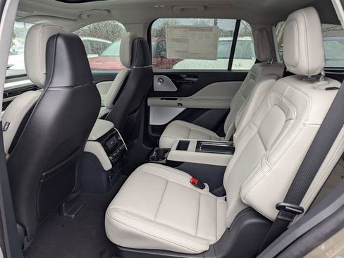 New 2025 Lincoln Aviator Reserve w/ Equipment Group 201A image 9