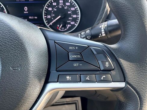 Certified 2025 Nissan Sentra SV FWD image 20