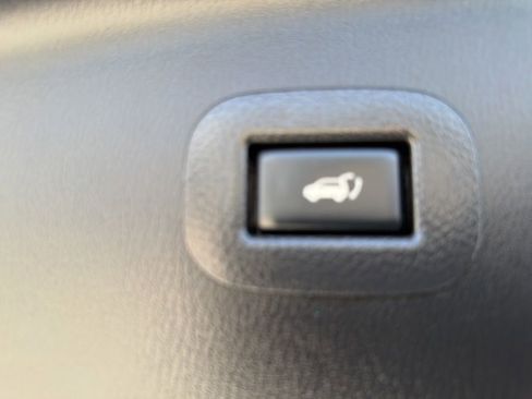 Used 2020 Nissan Armada Platinum w/ Captain's Chairs Package image 15