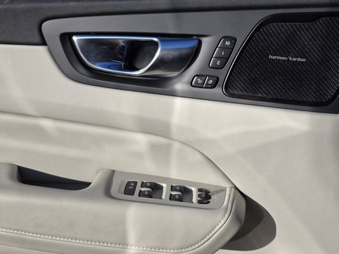 Certified 2023 Volvo XC60 B5 Ultimate w/ Climate Package image 34