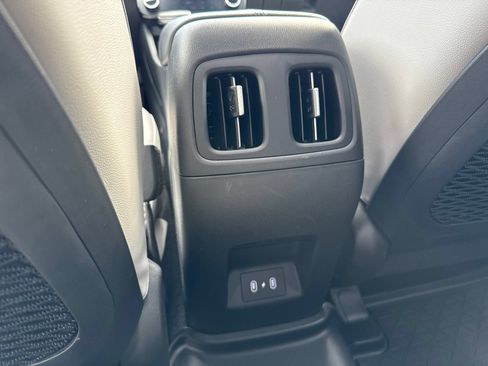 Certified 2025 Hyundai Santa Cruz Limited AWD/4WD image 17