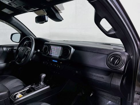 Certified 2023 Toyota Tacoma TRD Off-Road AWD/4WD image 25