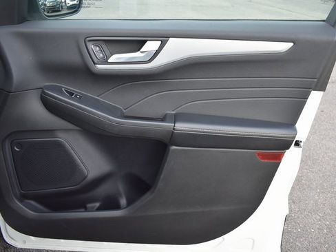 Used 2024 Ford Escape Platinum image 44