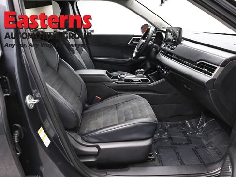 Used 2025 Mitsubishi Outlander SE AWD/4WD image 24