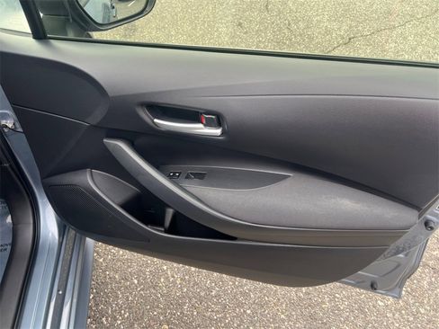 Used 2021 Toyota Corolla LE image 17