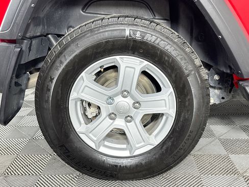 Used 2021 Jeep Wrangler Sport S image 28