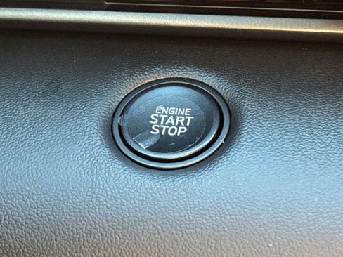 Certified 2025 Hyundai Elantra Sport image 34