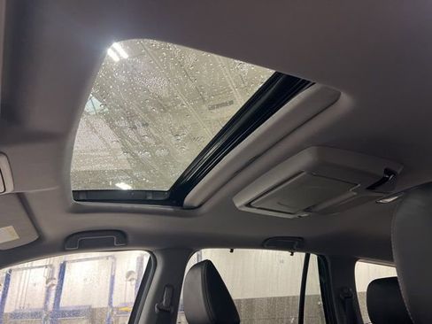 Used 2019 Honda Pilot Touring image 18