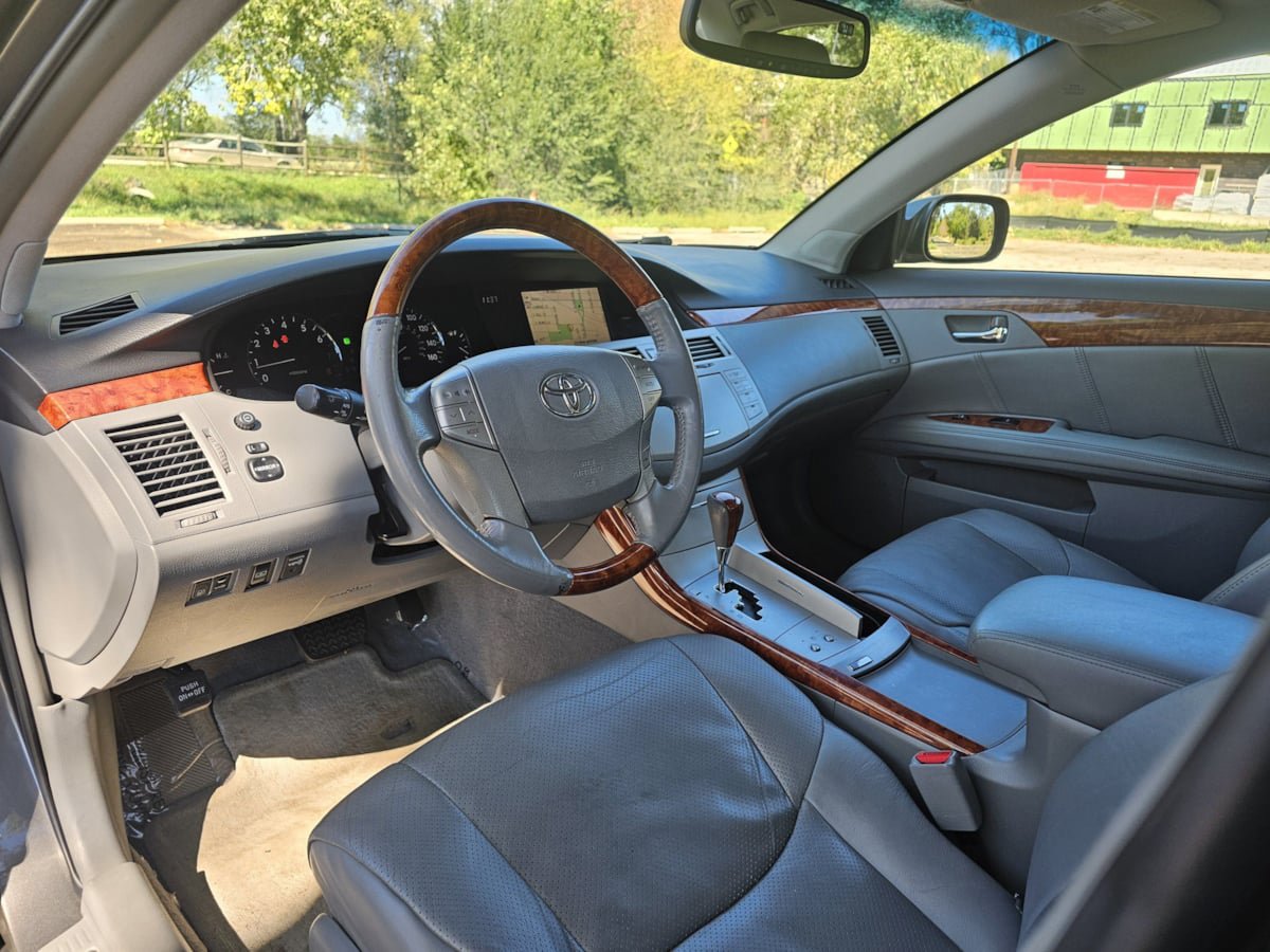 Used 2006 Toyota Avalon Limited FWD image 10