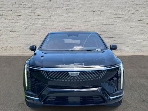 Used 2025 Cadillac Optiq Luxury 2 w/ LPO, Floor Liner Package AWD/4WD image 7