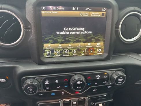 Used 2021 Jeep Wrangler Unlimited Sahara w/ Cold Weather Group AWD/4WD image 4