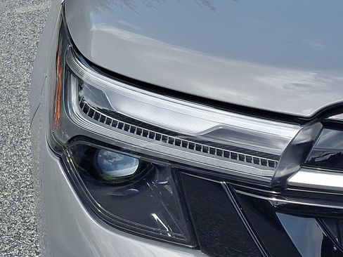 Certified 2025 Subaru Forester Touring AWD/4WD image 10