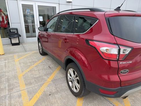 Used 2018 Ford Escape SE w/ SE Sync 3 Package image 5