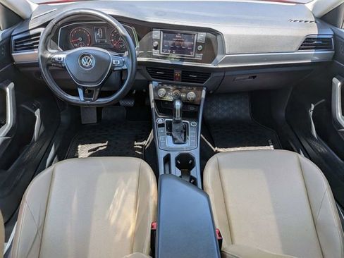 Used 2019 Volkswagen Jetta SE w/ Cold Weather Package FWD image 13