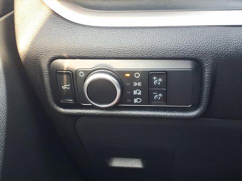 Used 2023 Ford Explorer XLT image 22