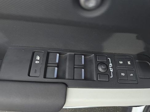 Certified 2024 Land Rover Defender 130 X-Dynamic SE image 32