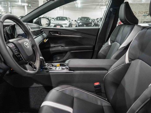 New 2026 Toyota Camry Hybrid FWD image 20