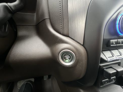 Used 2023 GMC Sierra 2500 Denali w/ Denali Ultimate Package image 17