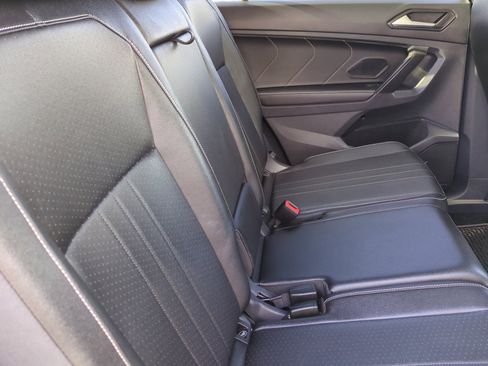 Used 2023 Volkswagen Tiguan SE R-Line image 18