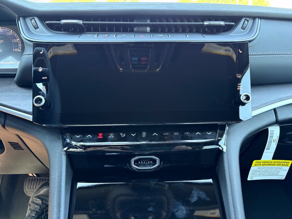 New 2026 Jeep Grand Cherokee Altitude AWD/4WD image 16