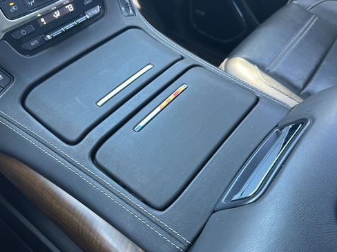 Used 2020 GMC Yukon Denali image 38