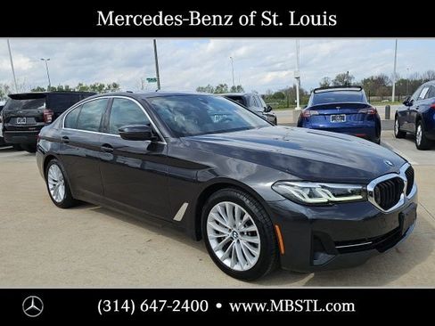 Used 2021 BMW 530i xDrive w/ Premium Package image 2
