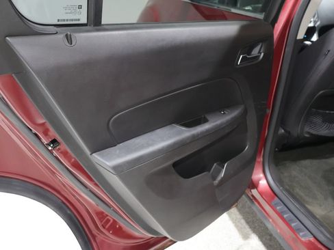 Used 2011 Chevrolet Equinox LT w/ Driver Convenience Package FWD image 18