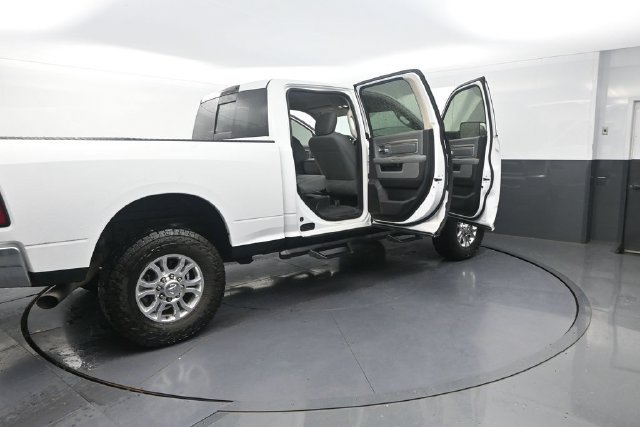 Used 2016 RAM 2500 SLT AWD/4WD image 45