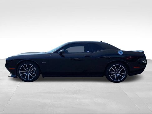 Used 2023 Dodge Challenger R/T RWD image 2