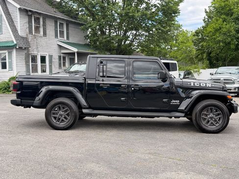 Used 2021 Jeep Gladiator Overland w/ Popular Equipment Package AWD/4WD image 4