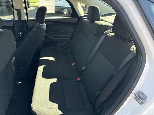 Used 2018 Ford Focus SE FWD image 25