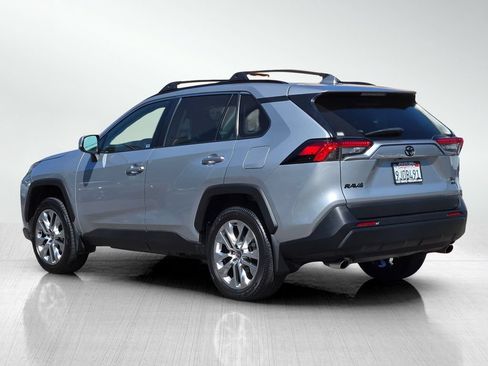 Used 2023 Toyota RAV4 XLE Premium AWD/4WD image 7