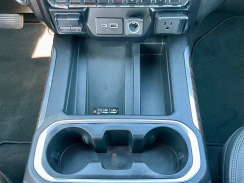 Used 2019 GMC Sierra 1500 Denali w/ Denali Ultimate Package image 37