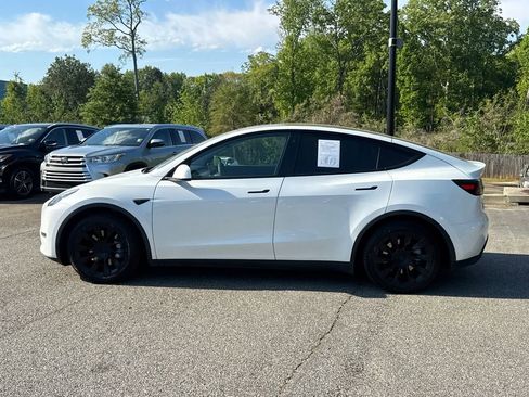 Used 2022 Tesla Model Y Long Range AWD/4WD image 4